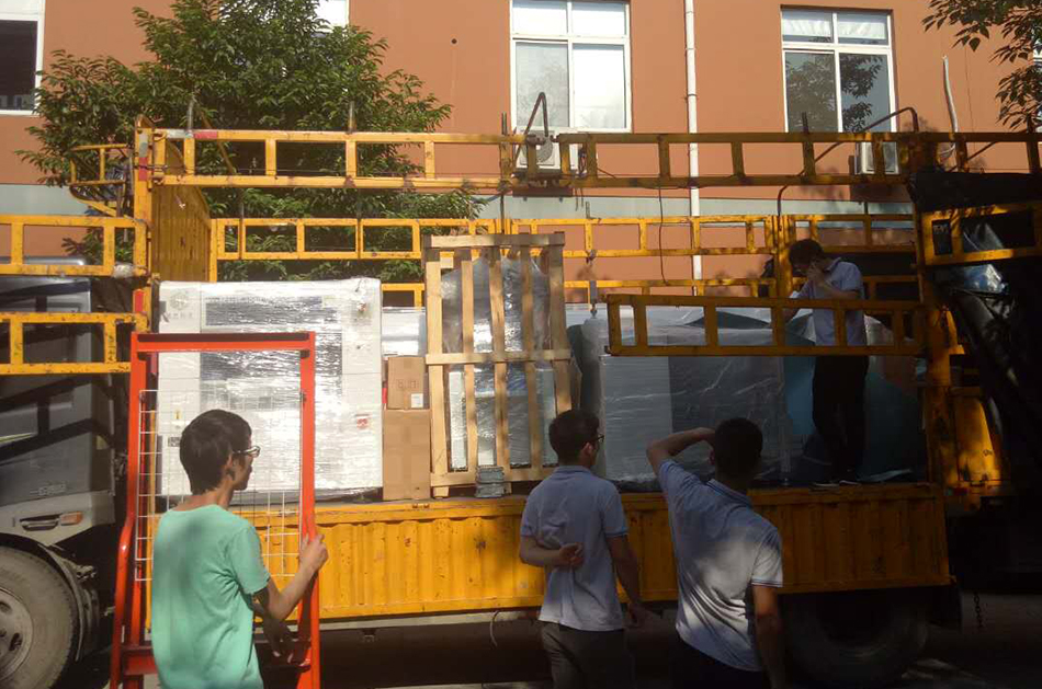 舟山客戶SMT設(shè)備專車送貨，貨到上門安裝調(diào)試