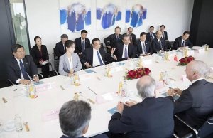 這芯片有啥奧秘，讓李克強(qiáng)端詳了這么久